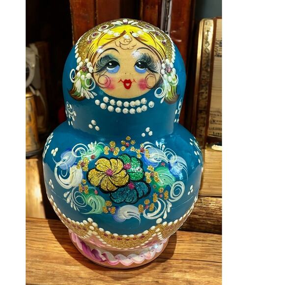 Vintage Russian 6" 'Matryoshka' Nesting Doll | 10 Piece Set | Hand Painted - Picture 1 of 4
